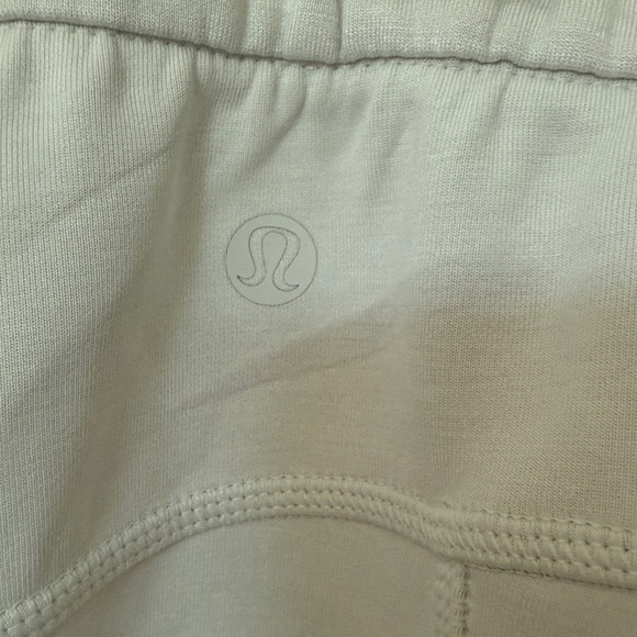 Lululemon Softstreme HR Short 4" - Picture 4 of 5